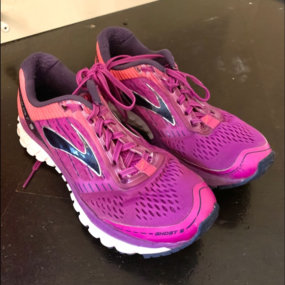 Brooks ghost running shoes